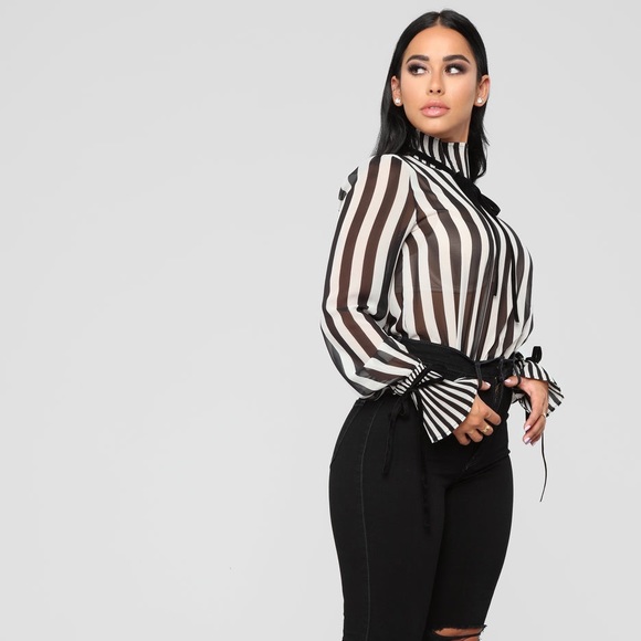 Fashion Nova Black and white pinstripe blouse - Picture 4 of 5